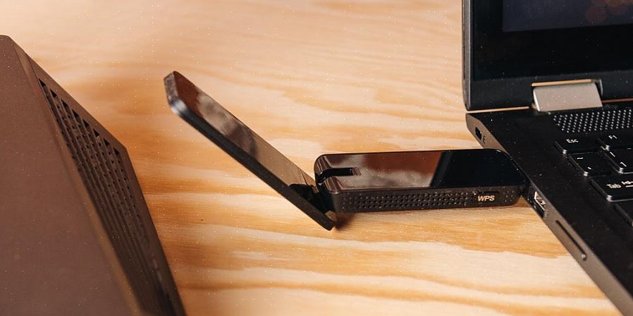 Teknisesti helpompi tapa saada vanha kannettava tietokone on valita langaton USB-viestintälaite