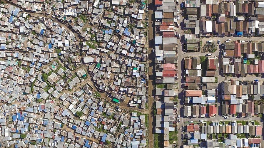 Google Earth antaa käyttäjien myös tarkastella eri tasoja