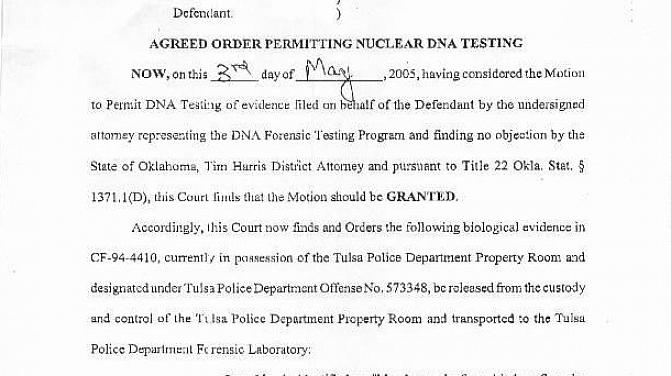Oikeuden määräämällä isyyskokeella isää pyydetään DNA-testaukseen sen selvittämiseksi