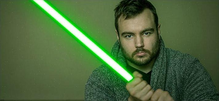 Esimerkiksi Luke Skywalkerin kevyt miekka on paljon erilainen kuin kreivi Dookun tai Darth Maulin