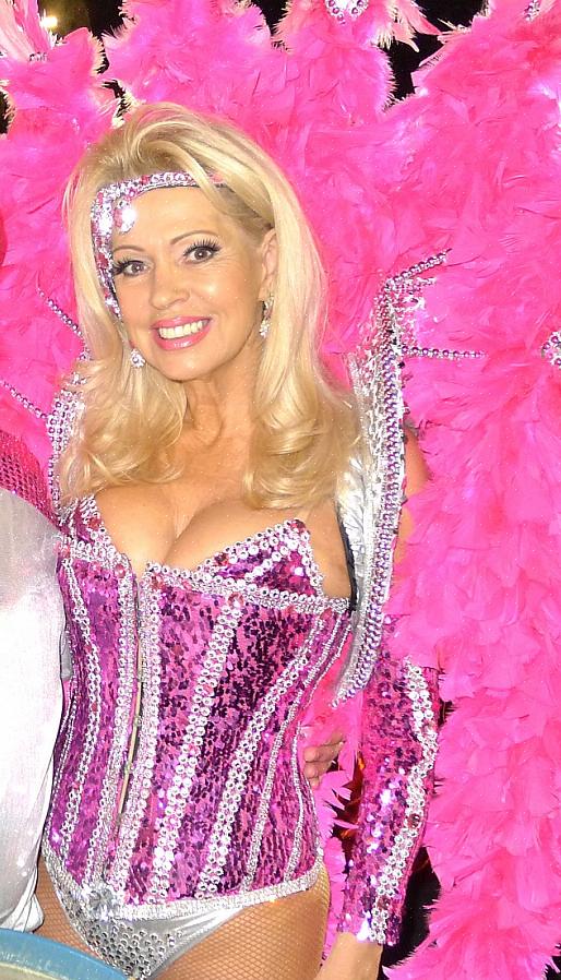 Nyt voit nyt tehdä Las Vegas Showgirl Makeupin itse