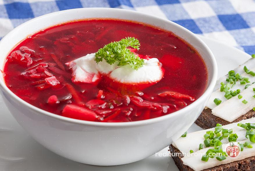 Miten valmistaa venäläistä borsch-punajuurikeittoa