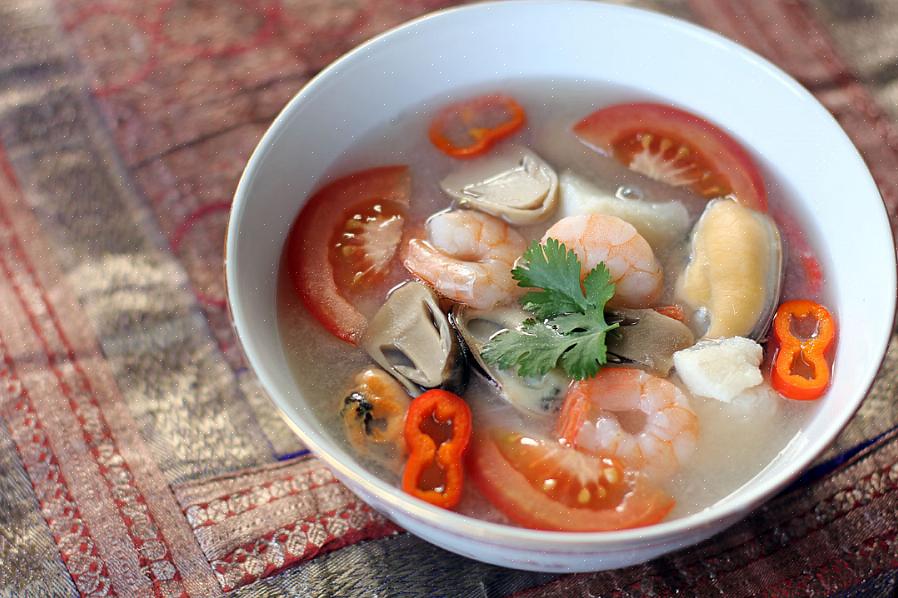 Voit nyt tarjoilla thaimaalaista maustettua äyriäiskeittasi ruokapöydällä
