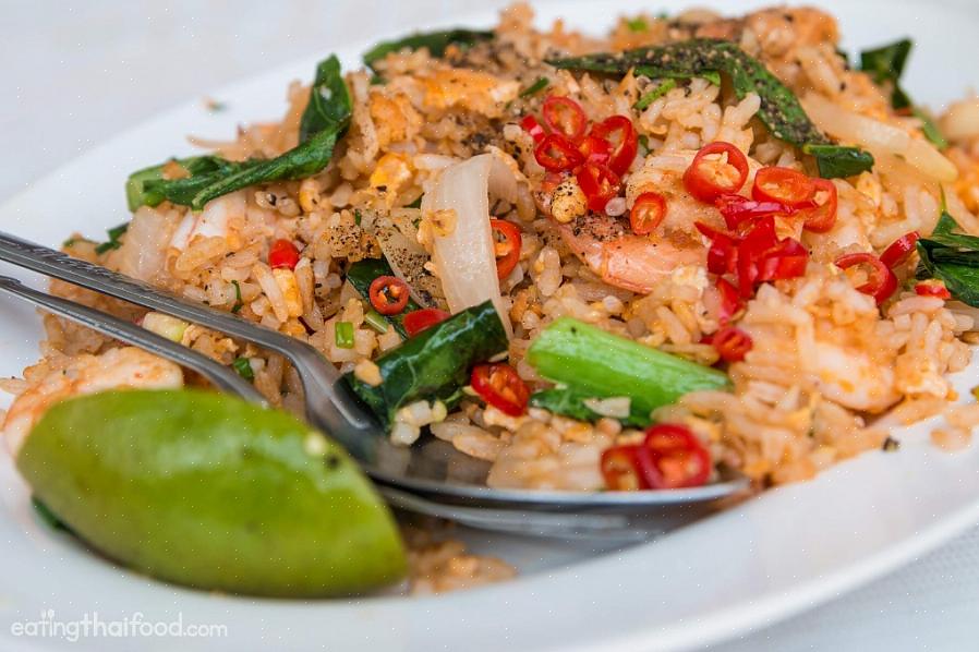 Tämän thai-paistetun riisin reseptin pitäisi tyydyttää himoasi