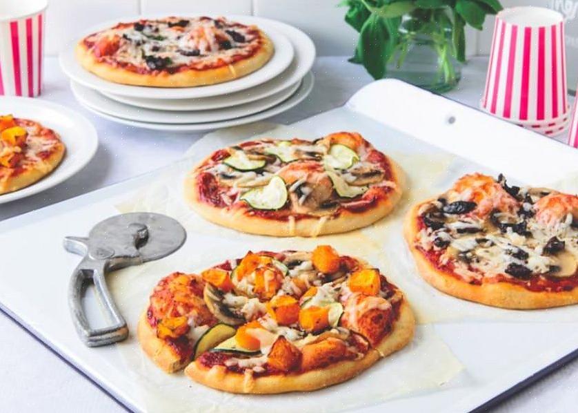 Näinä hetkinä voit ostaa valmiita pizzataikina ruokakaupoista oman pizzakuoren tekemisen sijaan