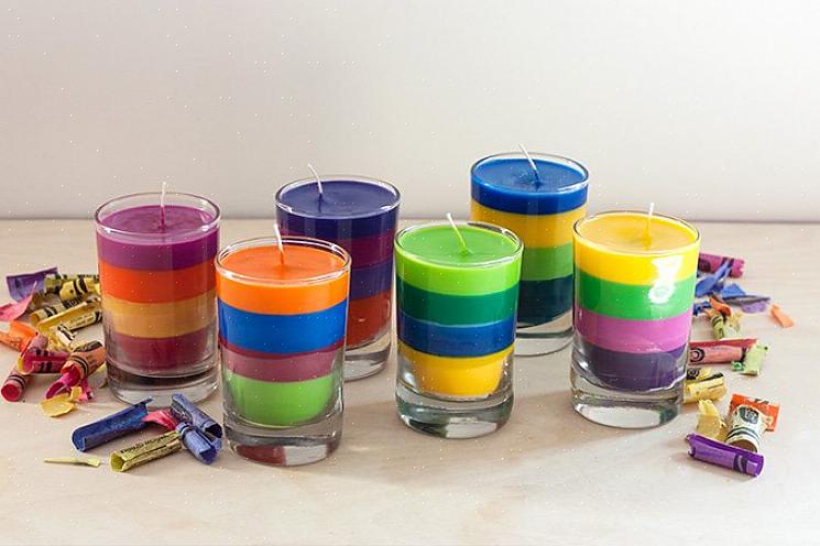 Voit tehdä värillisiä kynttilöitä rikkoutuneista värikynistä