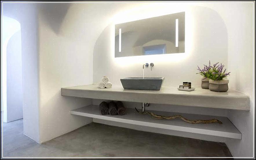 Sinun on ruuvattava suoraan nastoihin tai käytettävä seinäankkureita antamaan kylpyhuoneen kaappiin