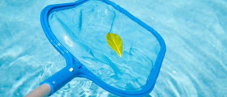 Tikkujen tai klooritablettien lisääminen altaan veteen auttaa estämään bakteerien kertymisen altaaseen