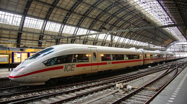 Eurail Selectpass sallii jopa 15 päivän peräkkäisen tai ei-peräkkäisen junamatkan kahdessa kuukaudessa