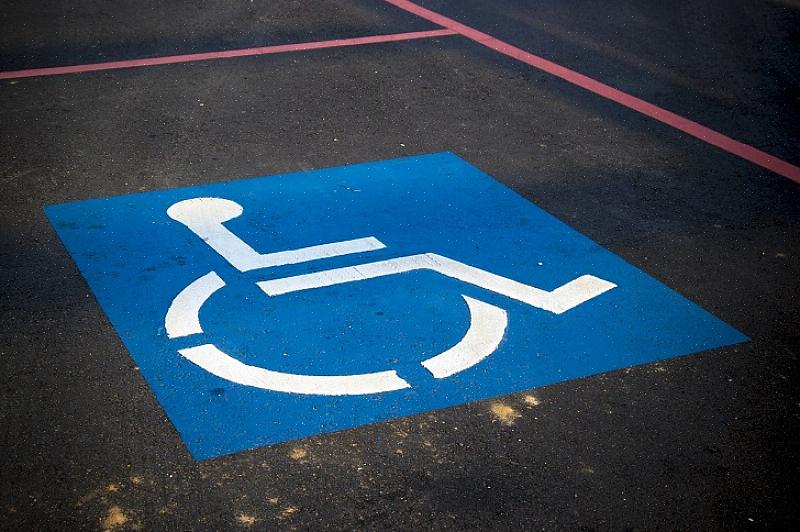 Michiganin vammaisilla asukkailla on oikeus vammaisten pysäköintilupaan