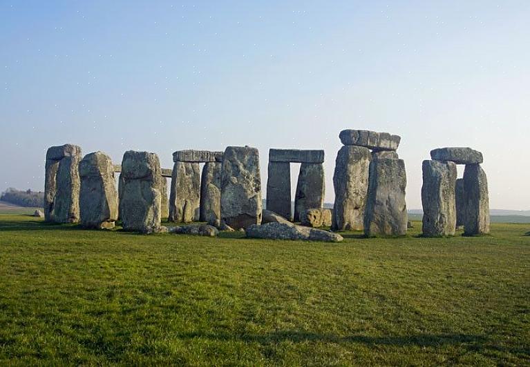 Stonehenge seisoo englantilaisessa Wiltshiren kreivikunnassa