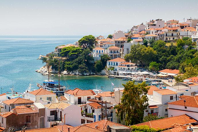 Valitsemasi veneen on oltava purjehtimassa Kreikan saarilla vierailun aikana