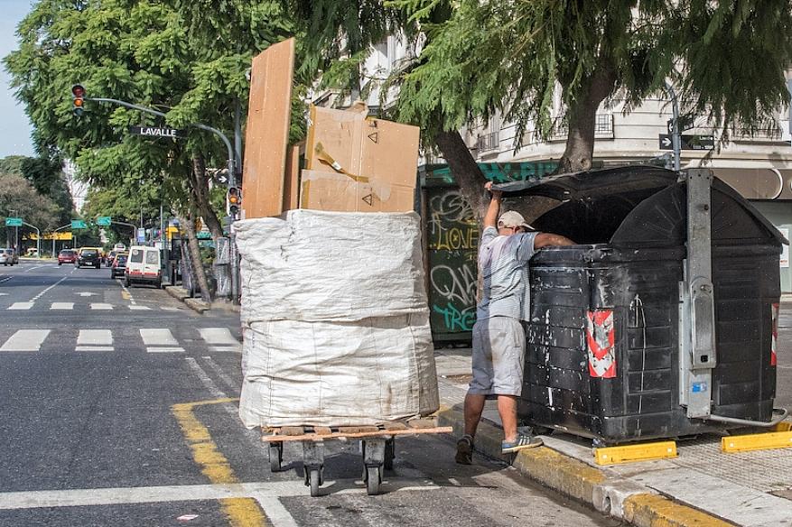 Dumpster-sukellus on lumoava sana sukellukseen roskakoriin tai dumpstereihin