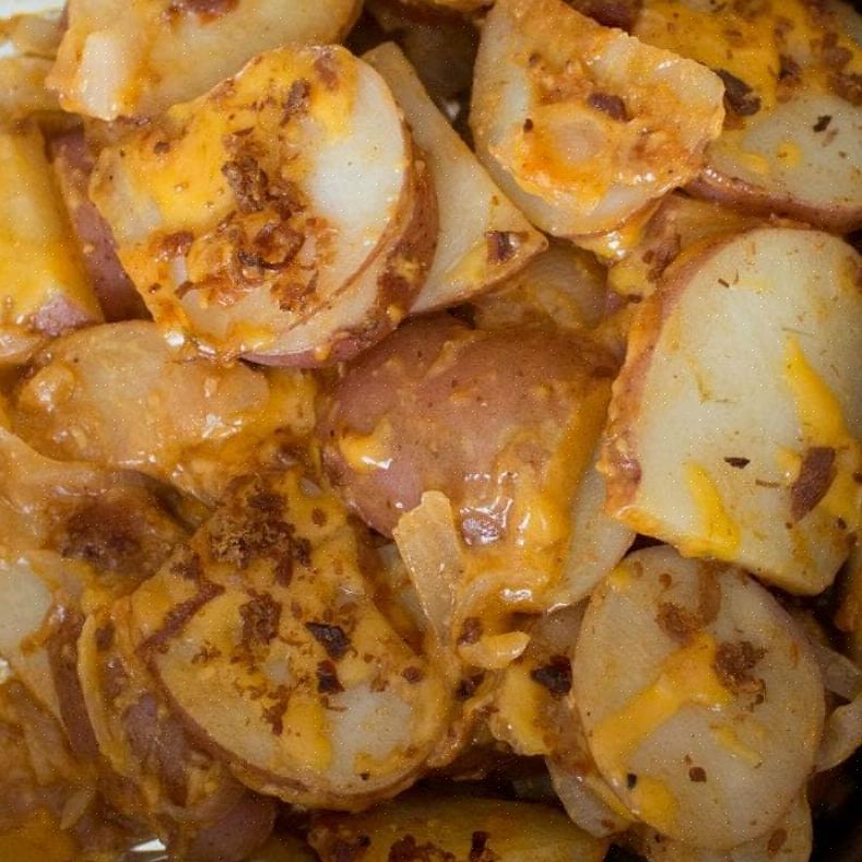 Kuinka valmistat grillattujen perunoiden lisukkeen