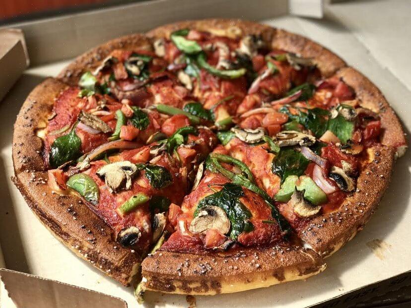 Lisää hauskaa ilmaiseen Pizza Hut -pizzaan nauttimalla siitä ystävien
