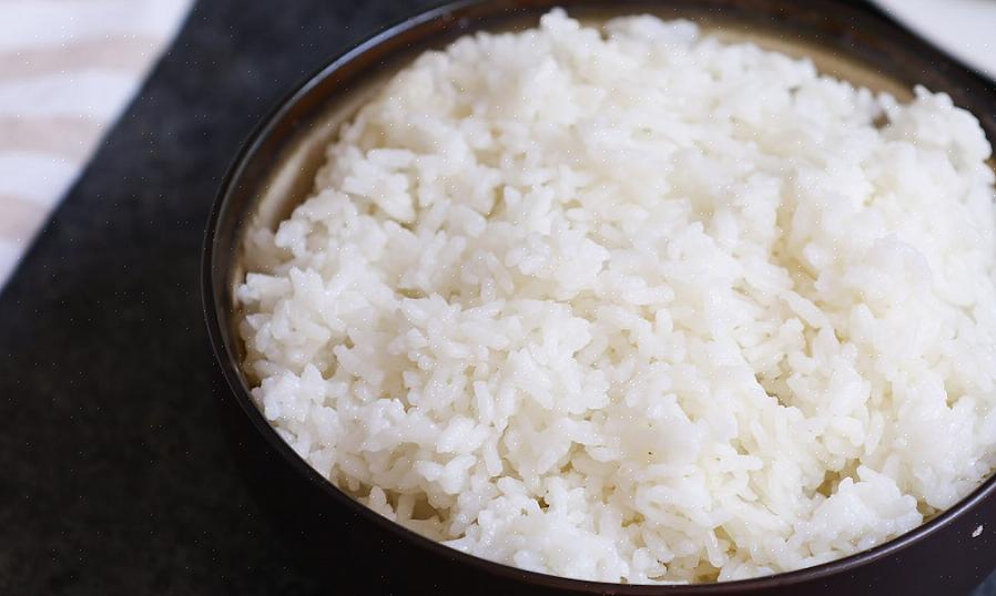 Ruskean riisin suhde on yksi kuppi riisiä kahteen