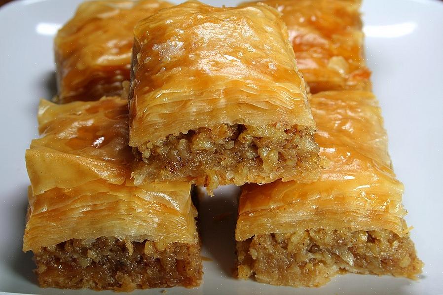 Varhainen Baklava valmistettiin ohuella leipätaikennalla