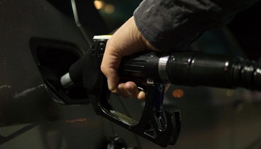 Tarvittavan polttoainesäiliön puhdistusaineen määrä riippuu auton polttoainesäiliön koosta