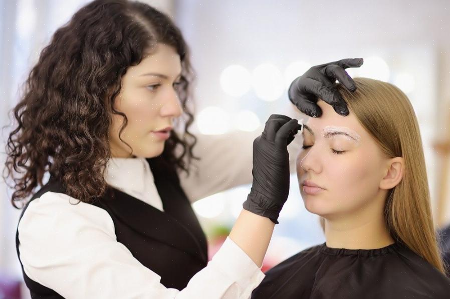 Kosmetologiksi pääsemiseksi on noudatettava valtion asettamia vähimmäisvaatimuksia